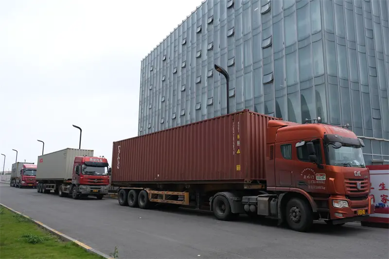 QGM အုတ်လုပ်တိုင်းစက်များသည်အရှေ့အလယ်ပိုင်းသို့ပို့ဆောင်ခြင်း,