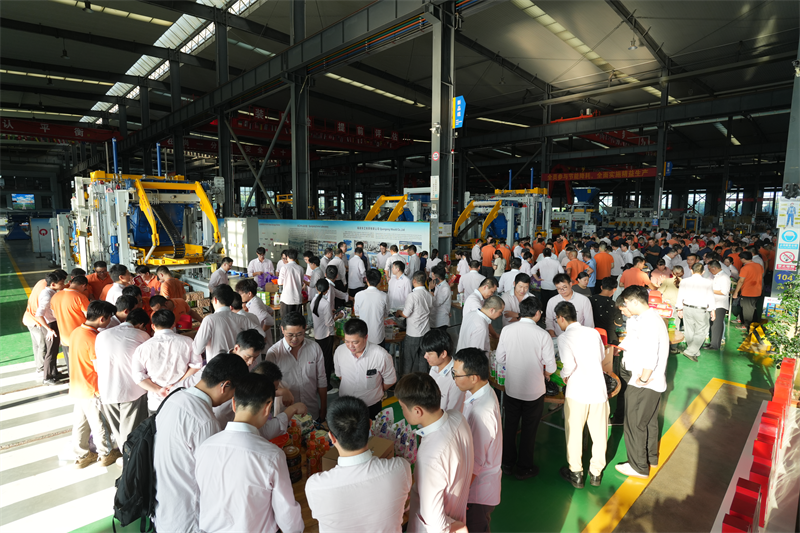 လပြည့်သည်ရွှင်လန်းမှုနှင့်စိတ်လှုပ်ရှားမှုကိုရရှိစေပြီး 