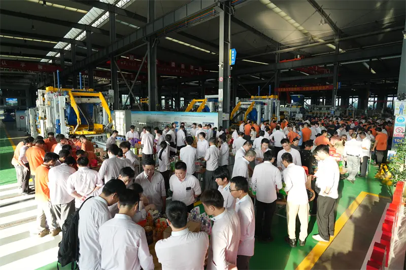 လပြည့်သည်ရွှင်လန်းမှုနှင့်စိတ်လှုပ်ရှားမှုကိုရရှိစေပြီး 