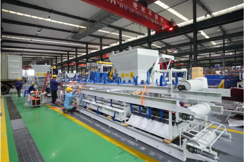 နွေဦးရာသီသည် အလုပ်ကြိုးစားမှုနှင့် တိုးတက်မှုအတွက် အကောင်းဆုံးအချိန်ဖြစ်သည်။ Quangong Machinery Co., Ltd. သည် ပြည်ပသို့ ကုန်ပစ္စည်းများ တင်ပို့ရာတွင် အလုပ်များနေပါသည်။