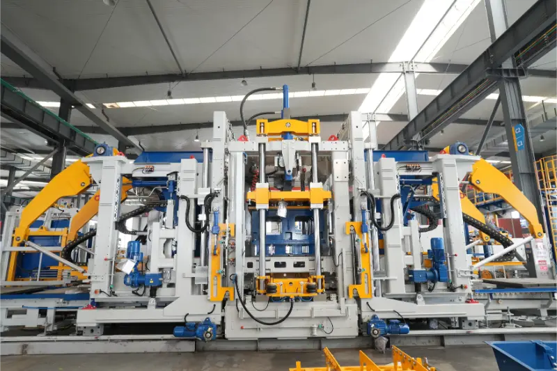 Quangong Machinery Co., Ltd. ZN2000-2 Block Molding Machine- Core Performance သည် Intelligent Brick Making တွင် အဆင့်မြှင့်တင်မှုအသစ်ကို လုပ်ဆောင်ပေးသည်