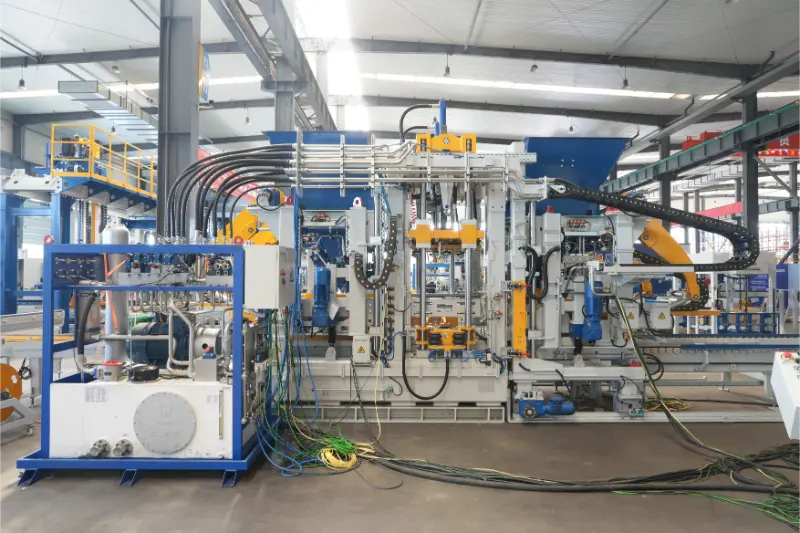 Zenith ZN1000-2 အုတ်ထုတ်လုပ်မှုလိုင်း- ဉာဏ်ရည်ဉာဏ်သွေးဖြင့် စွမ်းဆောင်နိုင်ခြင်း၊ အရည်အသွေးအားဖြင့် ယုံကြည်စိတ်ချရခြင်း—အုတ်လုပ်ငန်းတွင် ပါရာဒိုင်းအသစ်တစ်ခုကို သော့ဖွင့်ခြင်း